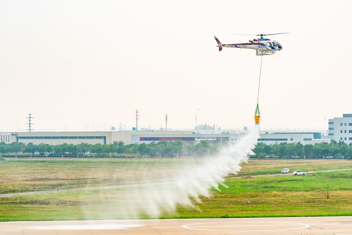 AC311A举行航行预演。。。。。。。。摄影：岳书华-1